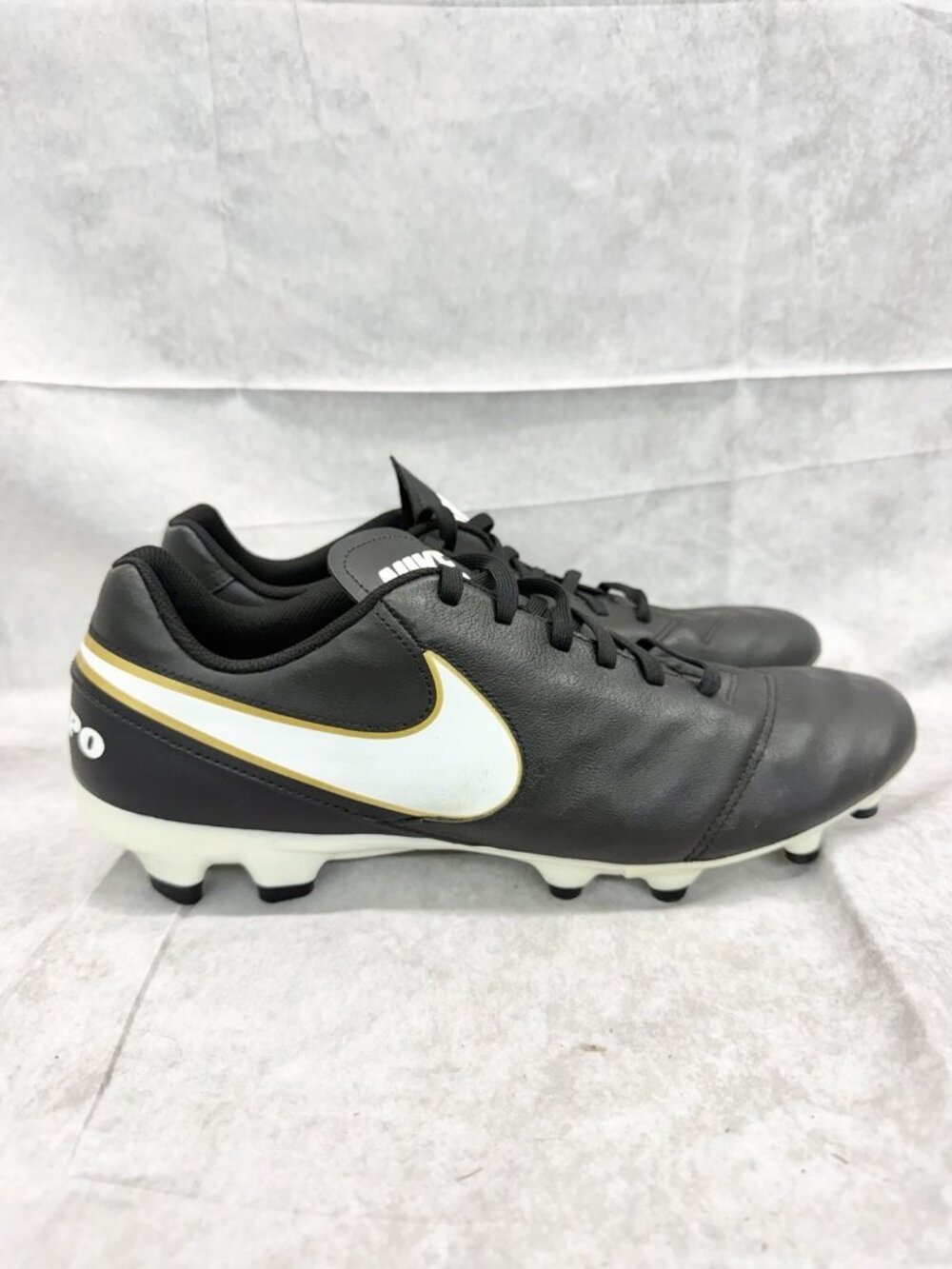 Nike Tiempo Legacy II FG Soccer Cleats Leather Mens Size 12 819213-010